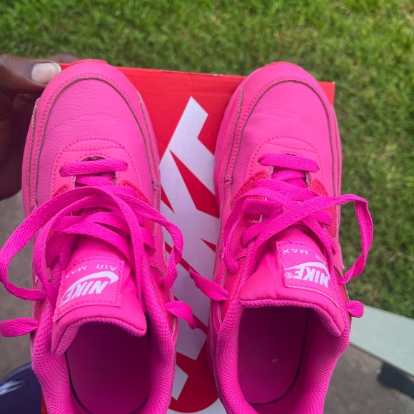 Nike Kids Sneakers in Bold Pink - Picture 9 of 11